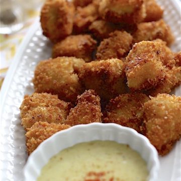 Crispy Chicken Bites + Honey Mustard Sauce | SpoonfulOfButter.com