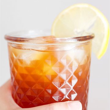 Homemade Lemon Iced Tea | SpoonfulOfButter.com