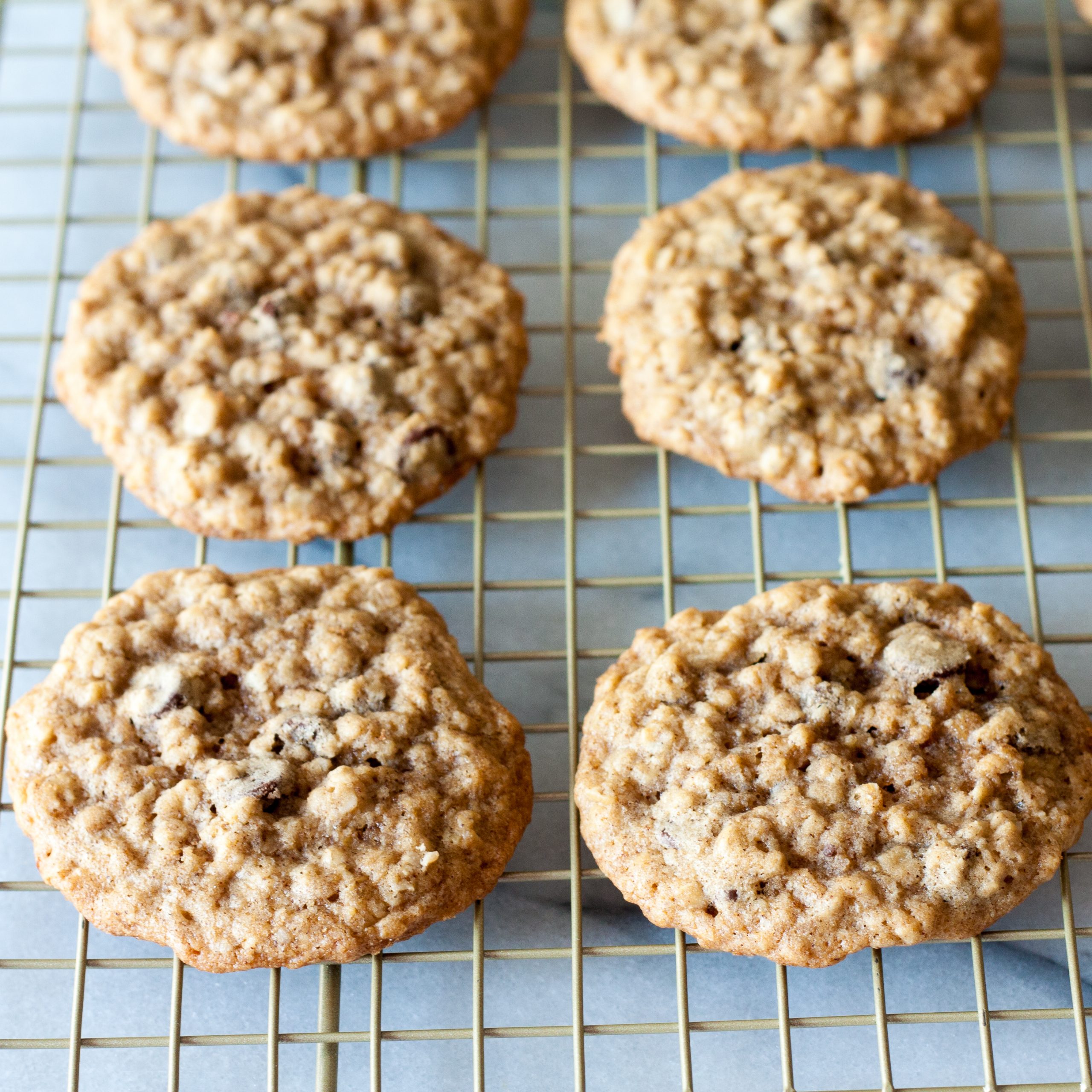 These cookies have a chewy middle and a crispy outside - a perfect compromise!