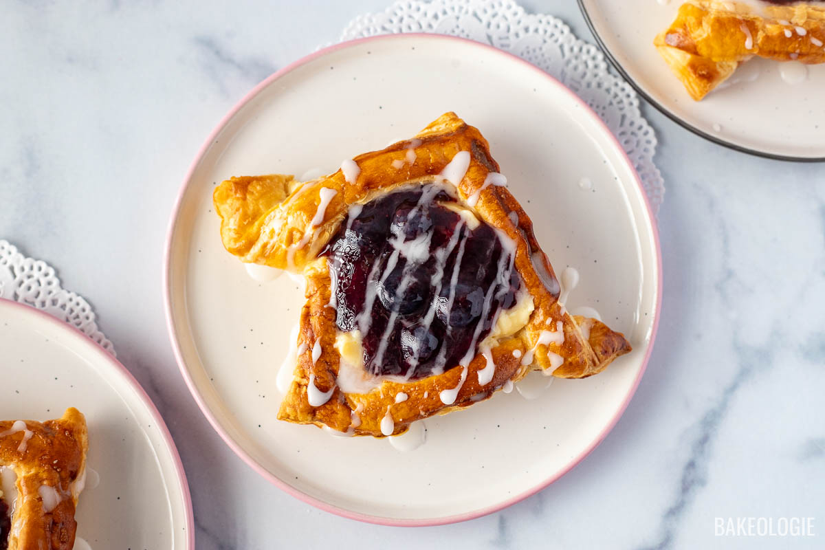 blueberry danish in round plate